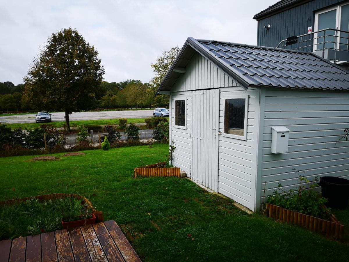 Bungalow Du Lac Froidchapelle Exterior photo